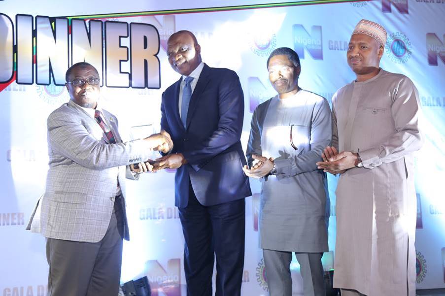 L-R: Outgoing Group Managing Director of NNPC, Maikanti Baru; Managing Director, The Shell Petroleum Development Company of Nigeria Limited (SPDC) and Country Chair, Shell Companies in Nigeria, Osagie Okunbor; Manager, Nigerian Content Development, Olanrewaju Olawuyi; and Manager, Government Relations, Abubakar Ahmed, at the presentation of the Nigeria Oil and Gas Excellence Award to Shell in Abuja..