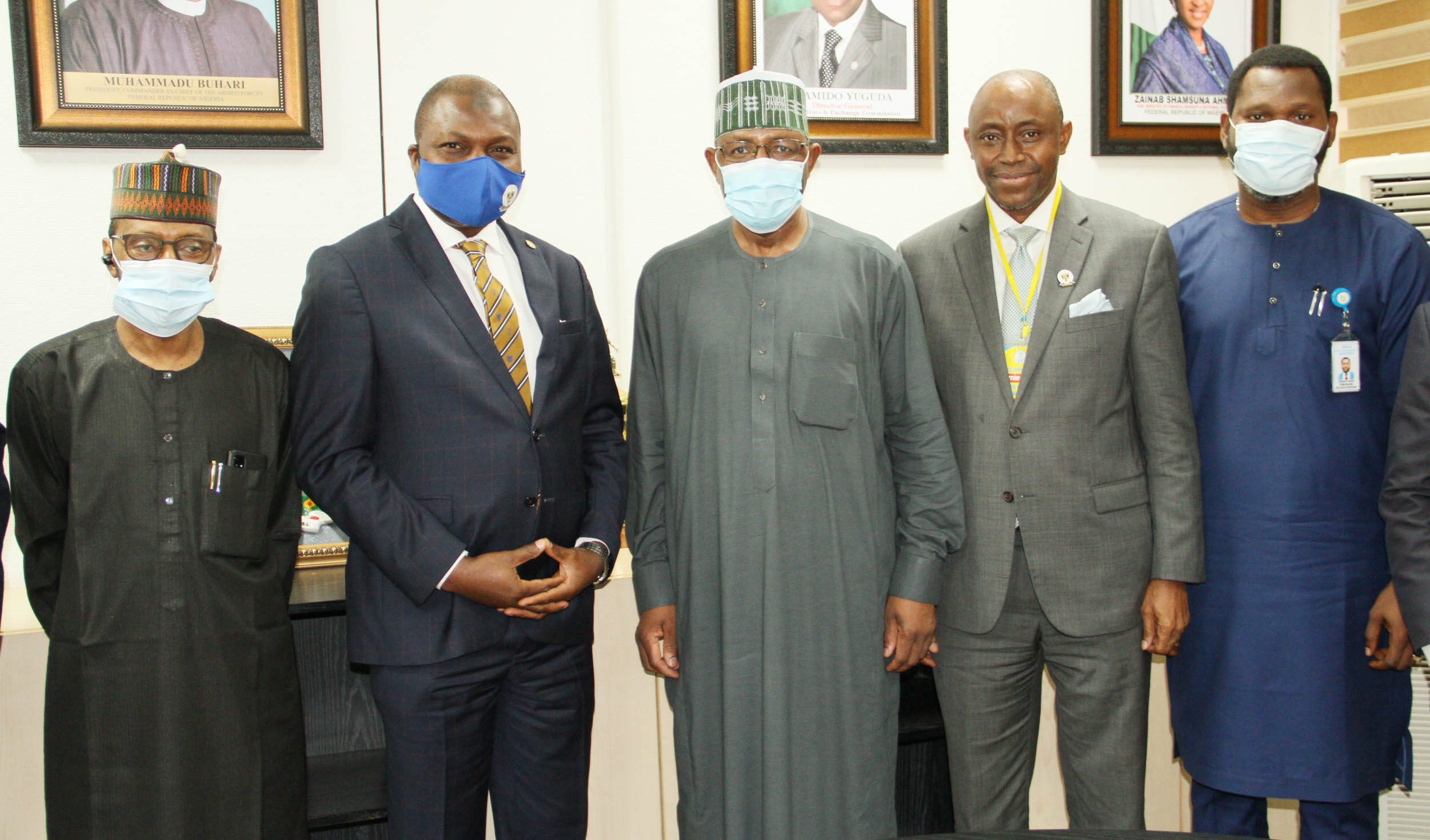 L-R, President, Chartered Institute of Stockbrokers Mr Tunde Amolegbe, Director General Securities and Exchange Commission Mr Lamido Yuguda and Past President CIS Mr Ariyo Olushekun during a Meeting between The SEC and CIS in Abuja 