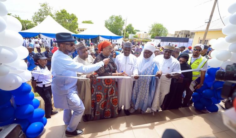 NLNG Commissions Medical Laboratory Complex In Bauchi