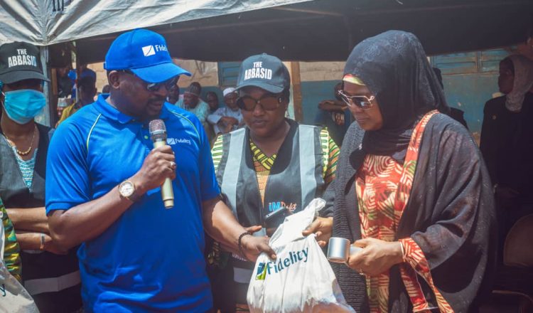Fidelity Bank Distributes Food Packs To 1,500 Mokwa Residents Affected By Flood