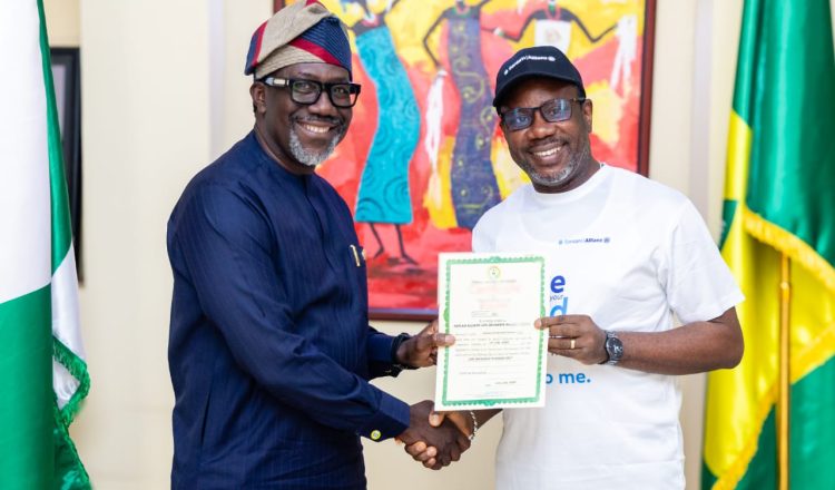 NAICOM Hands Over New Licenses To SanlamAllianz Life And General Insurance