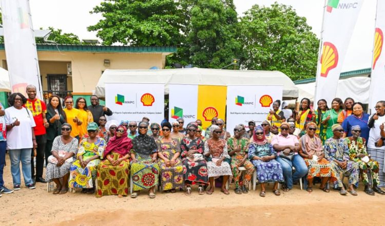 Sights Restored As Over 2,000 Benefit From NNPC/Shell Vision First Outreach In Lagos community